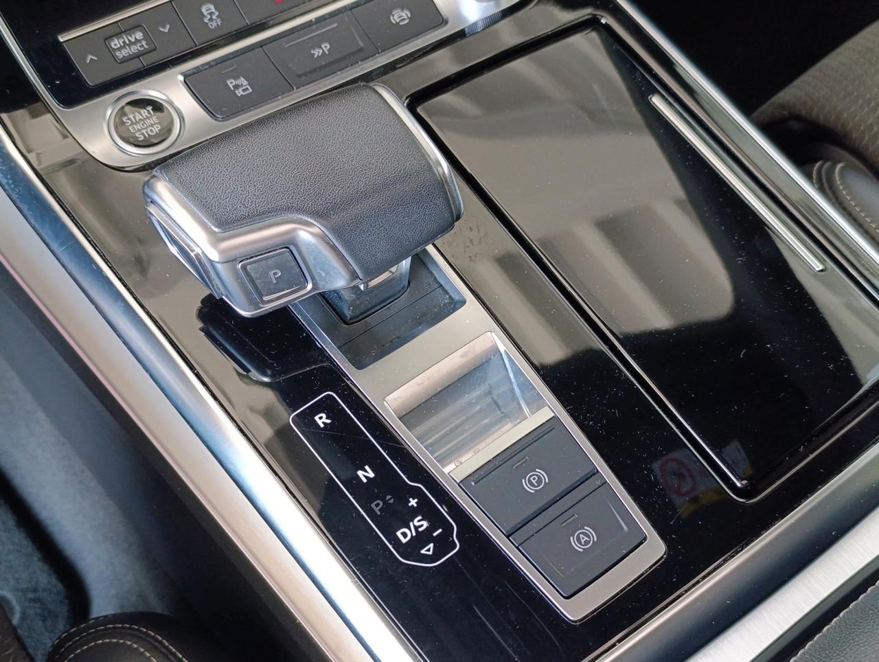 Audi Q8 55 3.0 tfsi mhev Sport quattro tiptronic