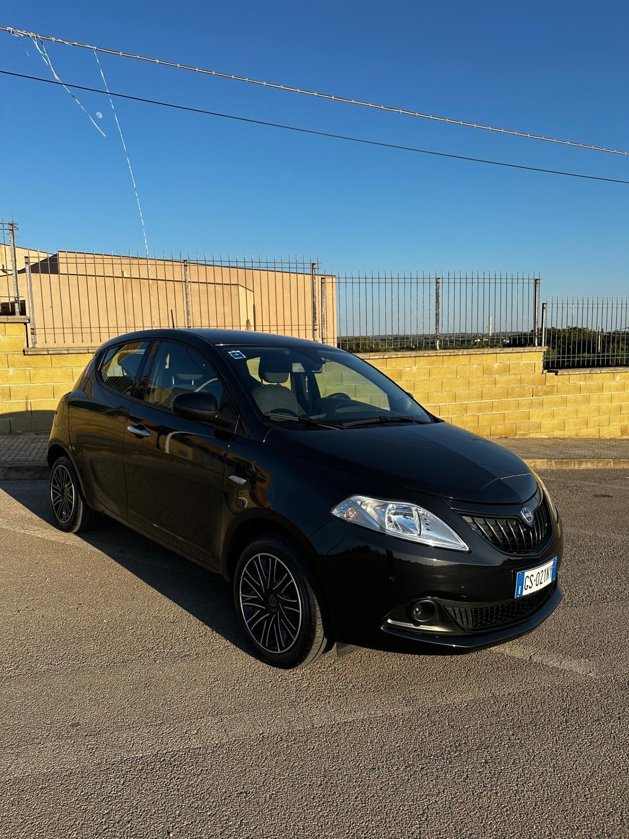 Lancia Ypsilon 1.0 FireFly 5 porte S&S Hybrid Oro