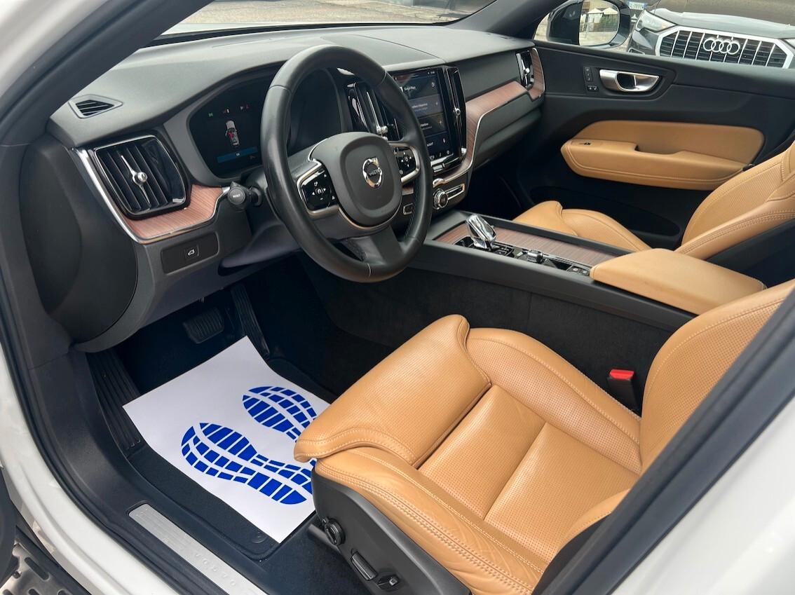 Volvo XC60 2.0 b4 Plus Dark awd auto - FULL OPTIONAL