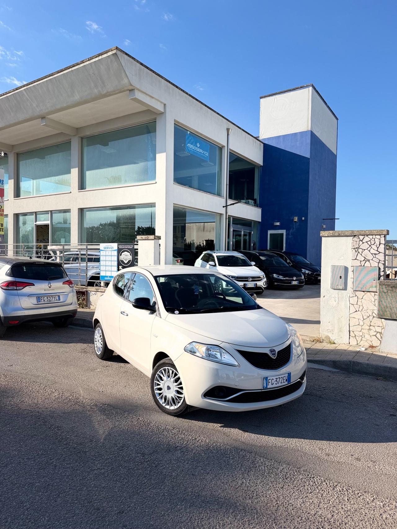 Lancia Ypsilon 1.2 69 CV 5 porte GPL Ecochic Silver