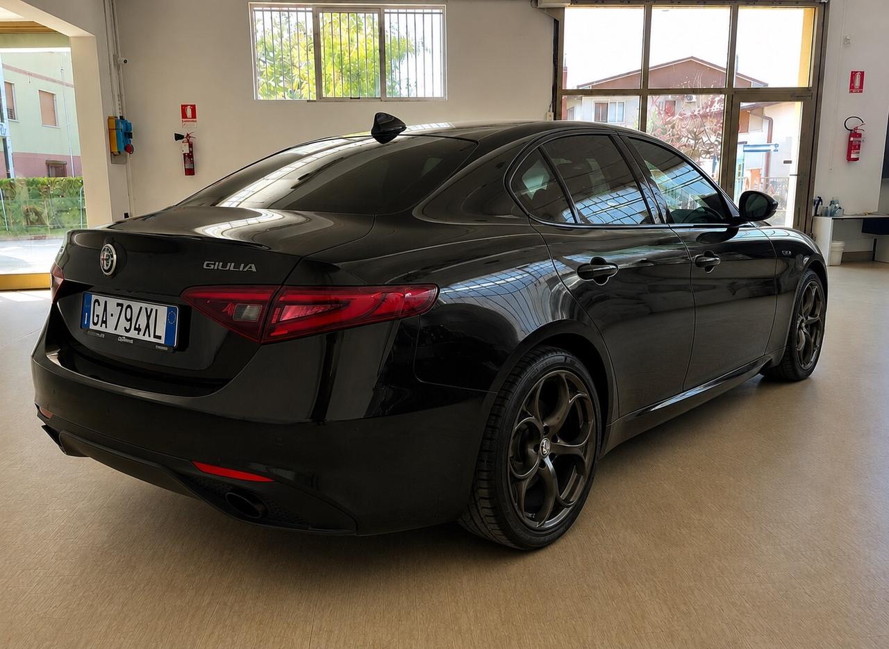 Alfa Romeo Giulia 2.2 Turbodiesel 210 CV AT8 AWD Q4 Veloce