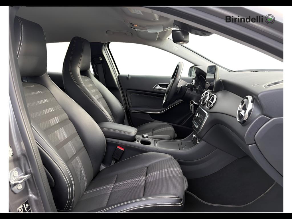 Mercedes-Benz GLA (X156) - GLA 200 d Automatic Sport