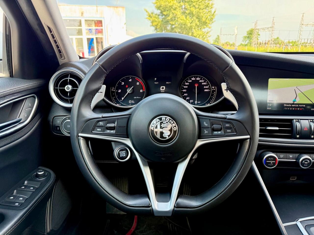 Alfa Romeo Giulia 2.2 t Business Sport Launch Edition 180cv auto