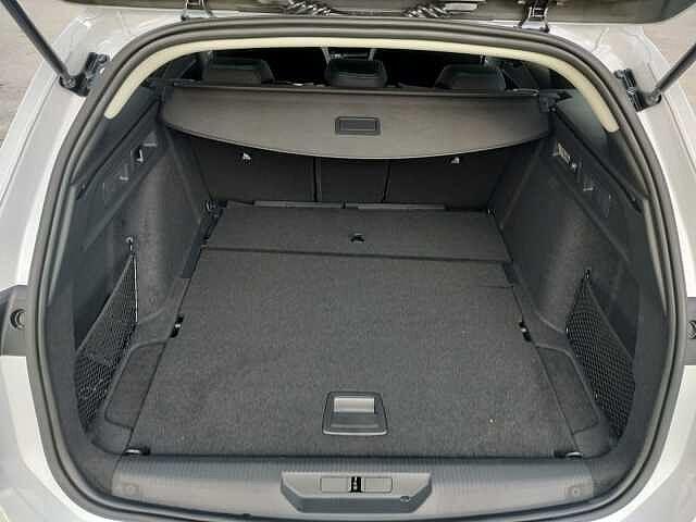 Peugeot 308 Hybrid 136 e-DCS6 SW Allure *KM Ø*