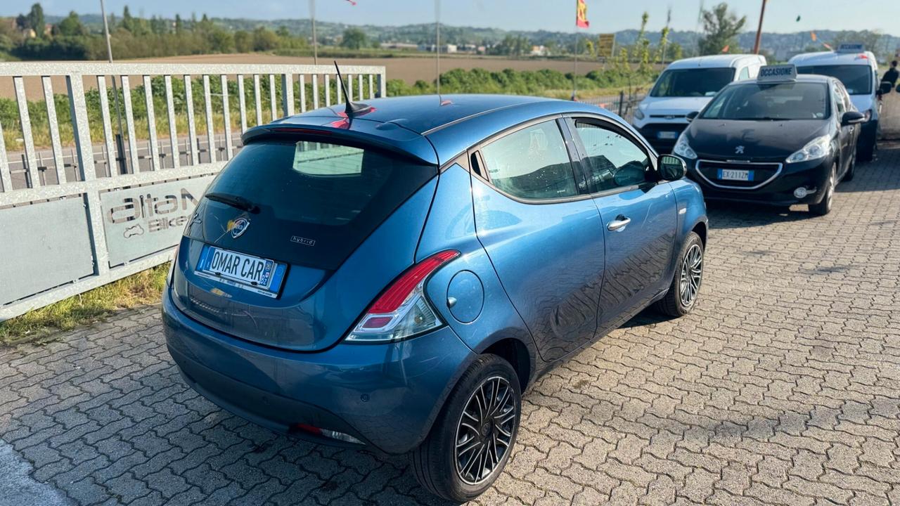 Lancia Ypsilon 1.0 HYBRID 2022