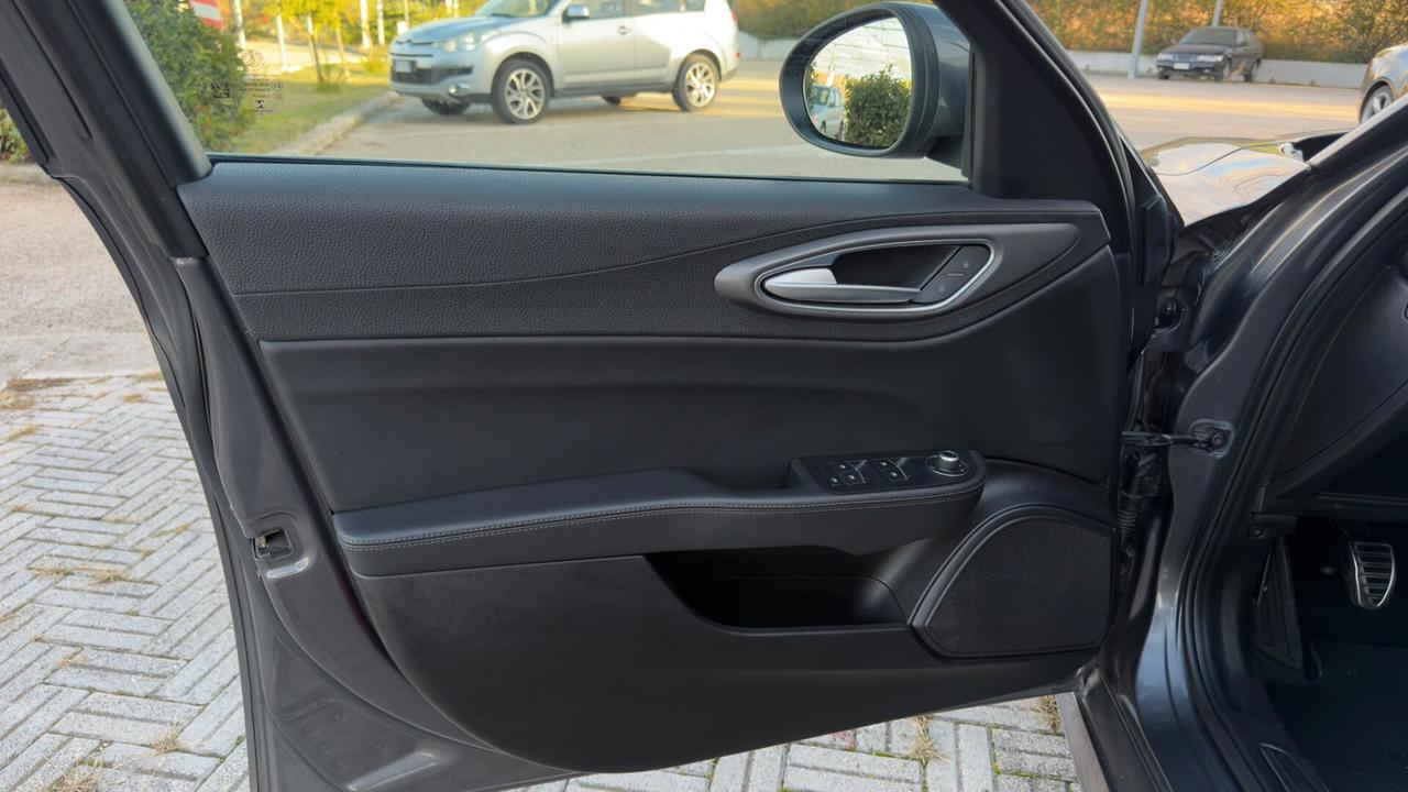 Alfa Romeo Giulia 2.2 Turbodiesel 190 CV MANUALE 6MT Super