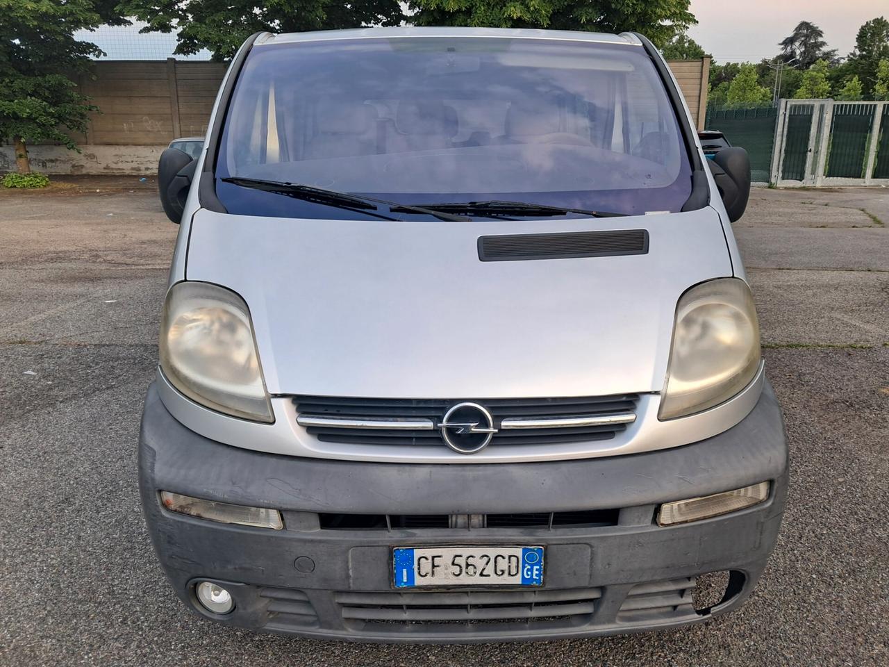 VIVARO 6 POSTI AUTOCARRO