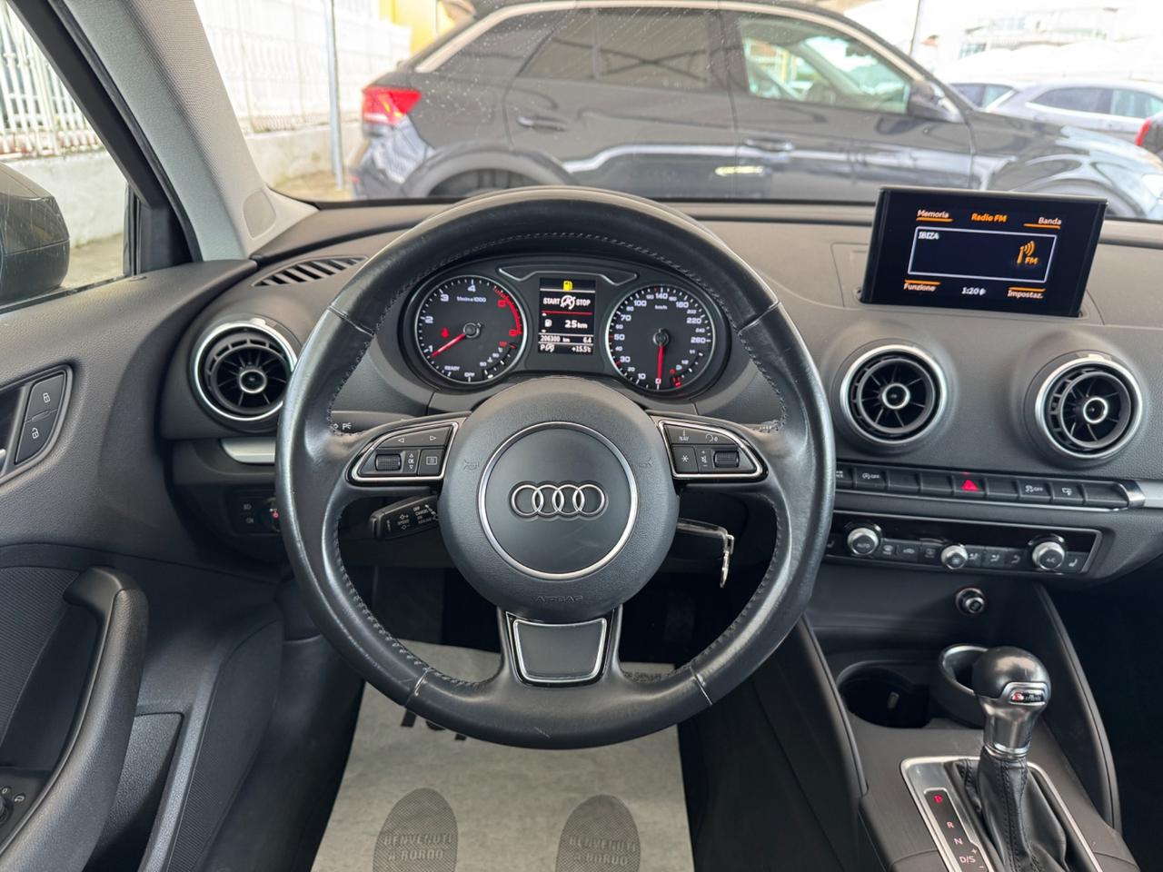 AUDI A3 2.0 TDI S TRONIC DESIGN