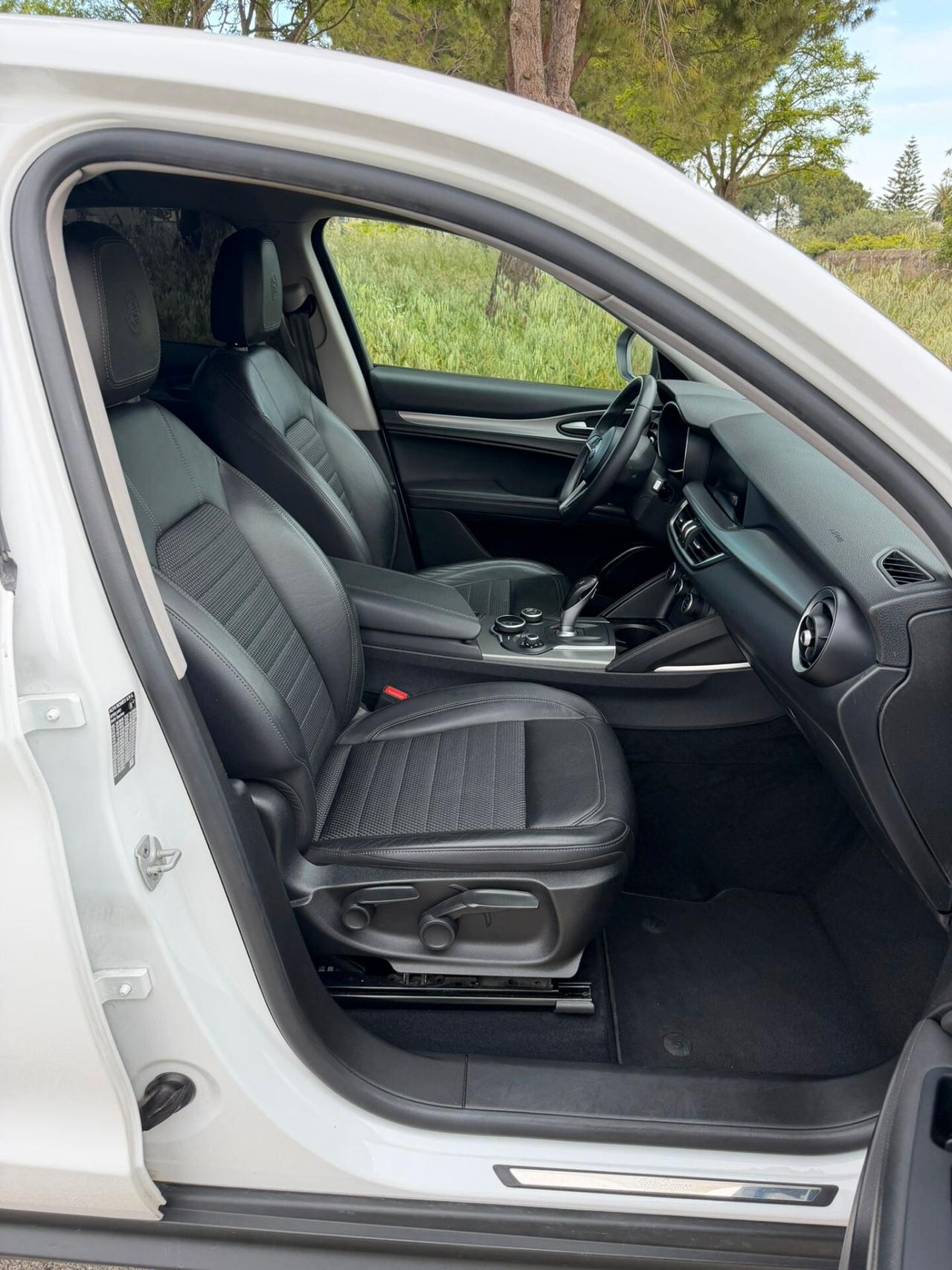 Alfa Romeo Stelvio 2.2 Turbodiesel 180 CV AT8 RWD Executive