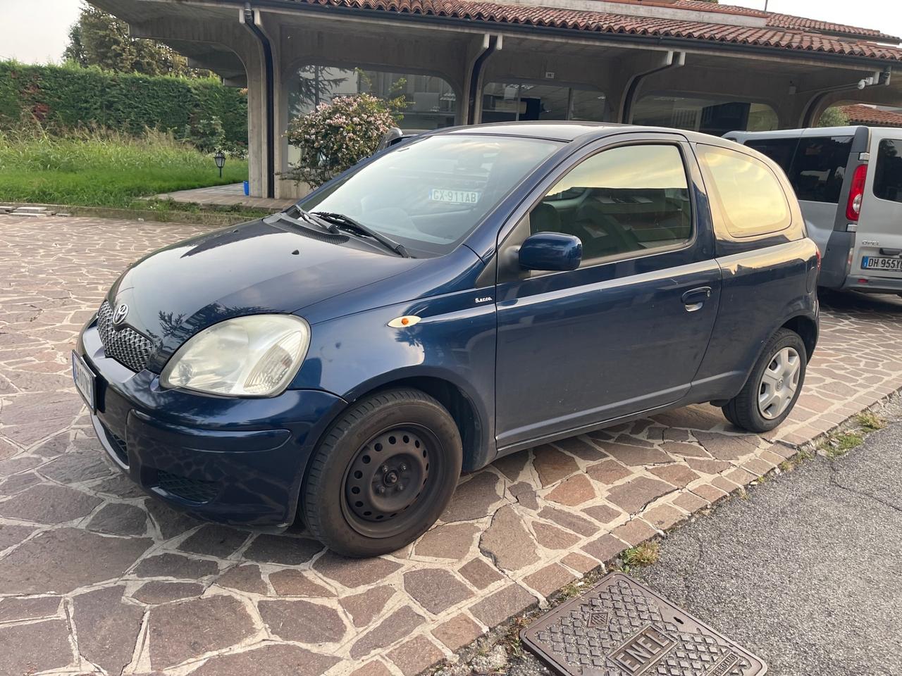 Toyota Yaris 1.0i 16V cat 3 porte