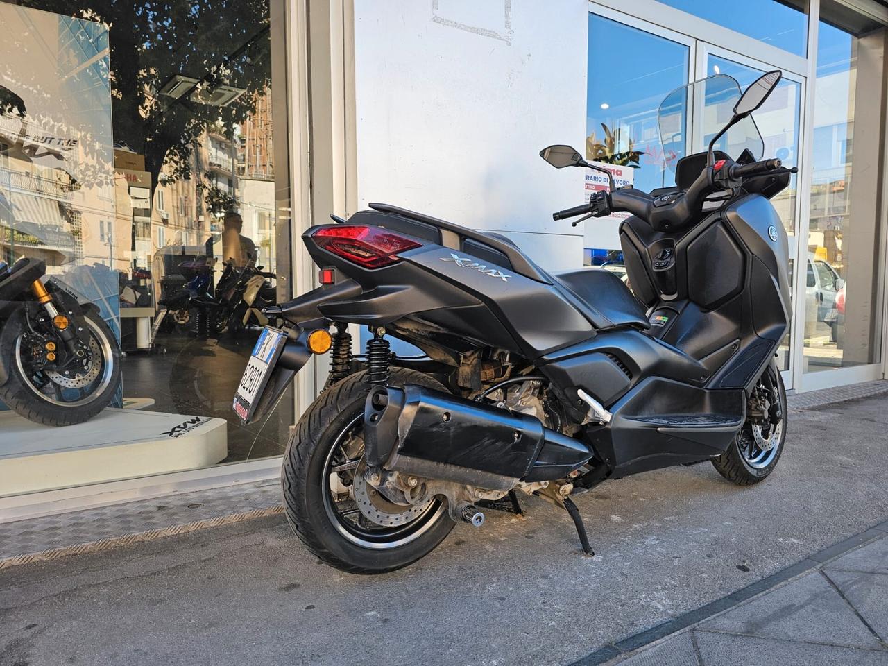 Yamaha X-Max 300