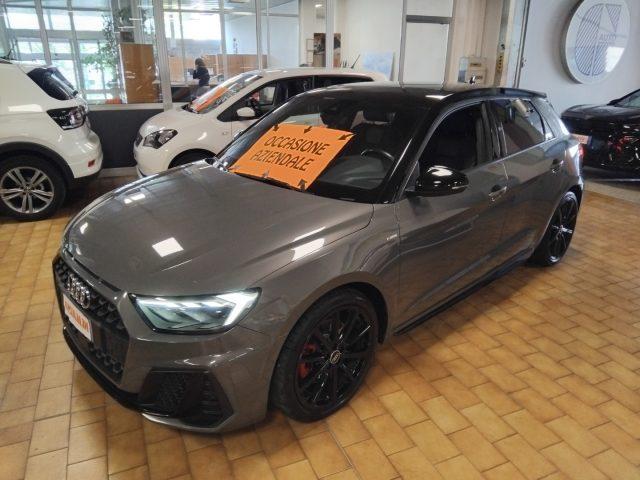 AUDI A1 SPORTBACK 40 TFSI S tr. Identity Black S line 18"