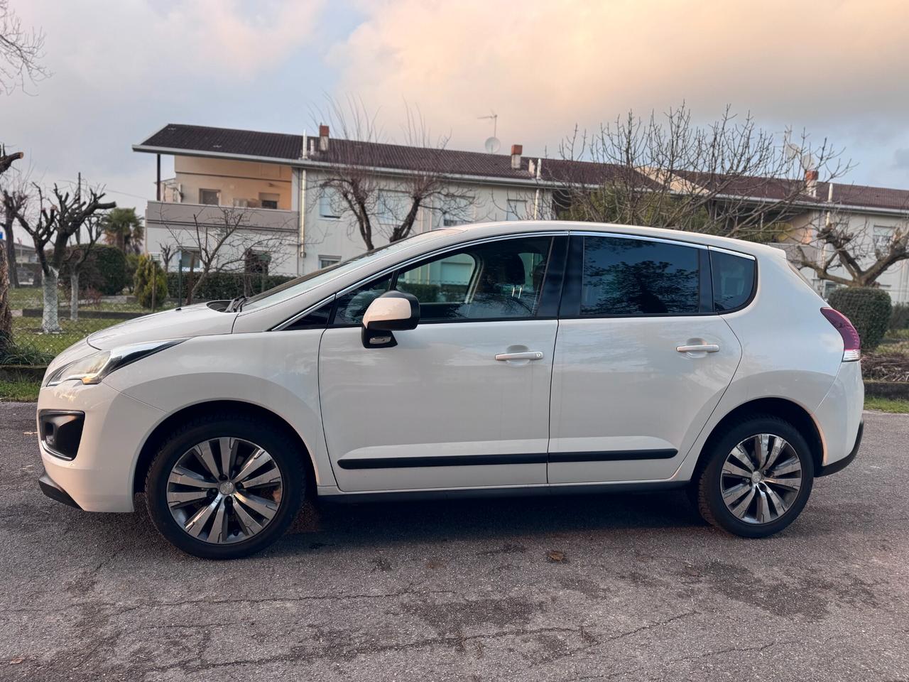 Peugeot 3008 1.6 HDi 115CV Business