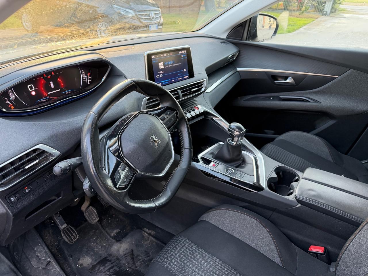 Peugeot 3008 BlueHDi 130 S&S EAT8 Active Pack