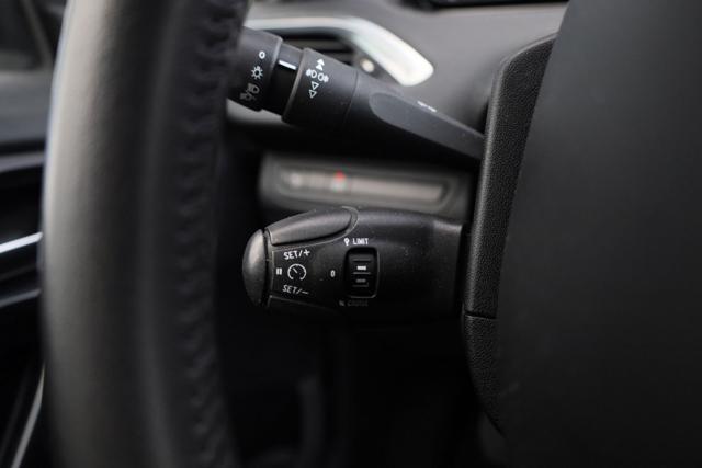 PEUGEOT 2008 PureTech 82 Active