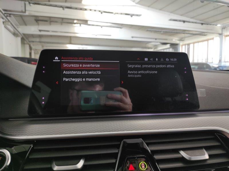 BMW Serie 5(G30/31/F90) - 520d xDrive Touring Msport
