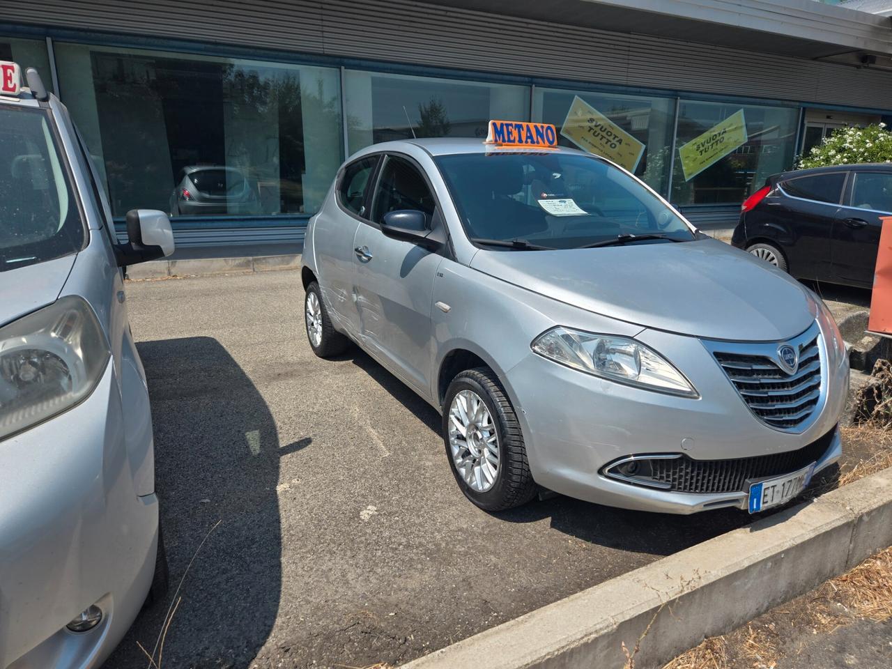 Lancia Ypsilon 0.9 TwinAir 85 CV 5 porte Metano Ecochic Gold
