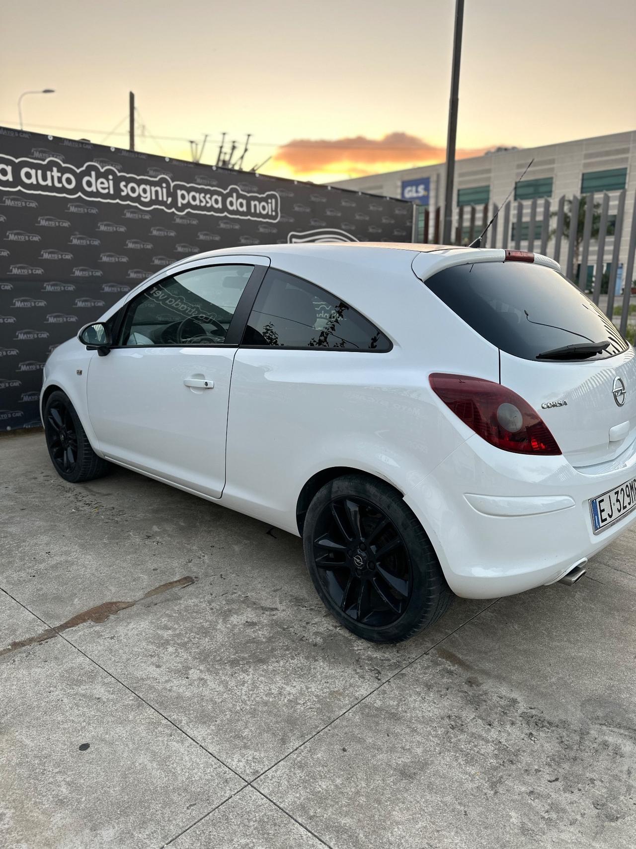 OPEL CORSA (anno 2011)