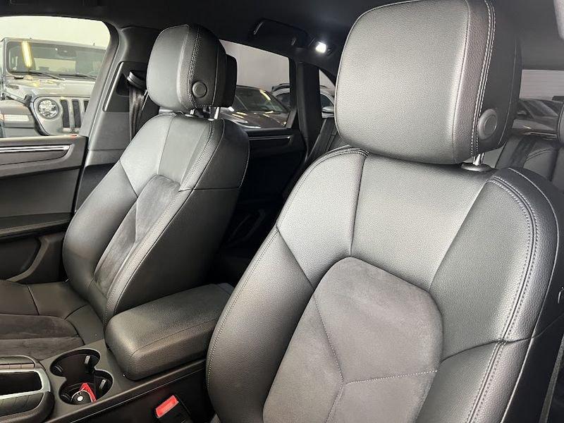Porsche Macan -