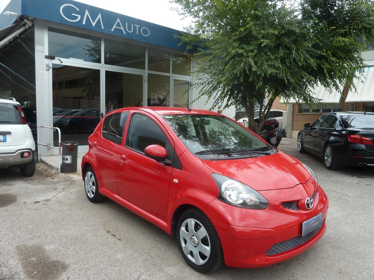 Toyota Aygo 1.0 12V VVT-i 5 porte Ok Neopatentati