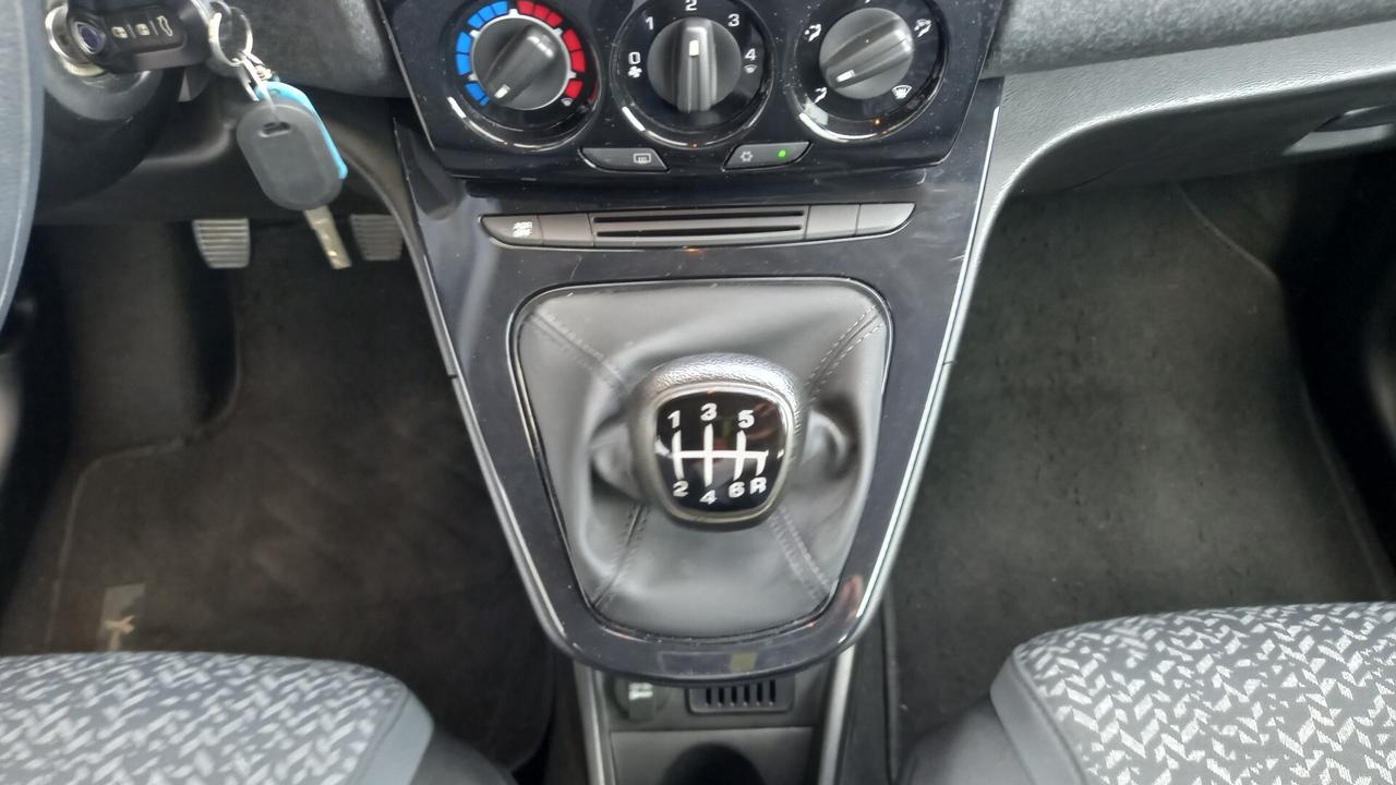 Lancia Ypsilon 1.0 FireFly 5 porte S&S Hybrid Ecochic Silver