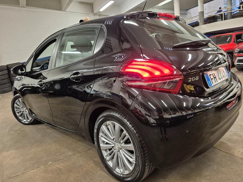 Peugeot 208 PureTech 82 5 porte Allure