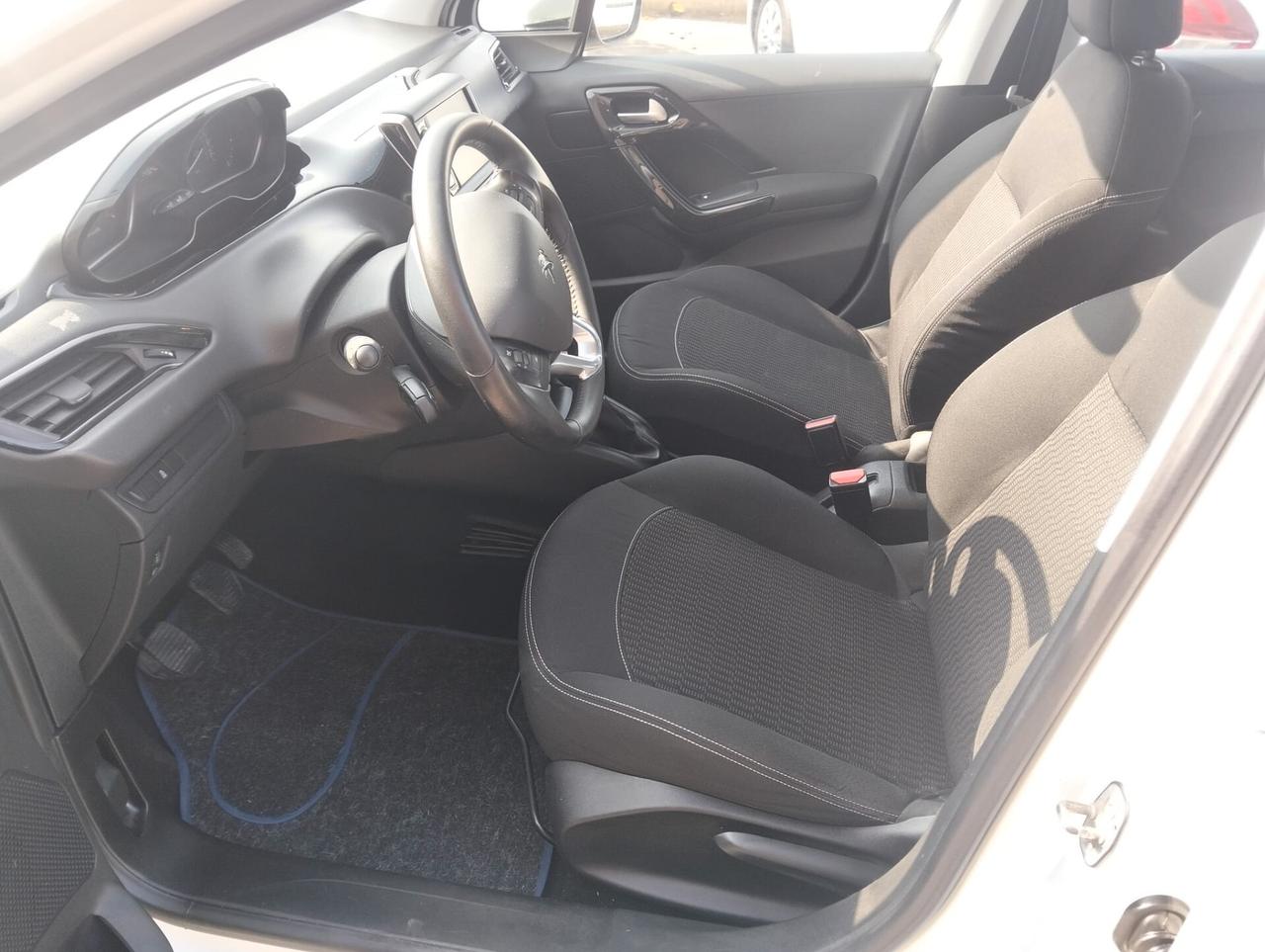 Peugeot 208 PureTech 82 5 porte Allure