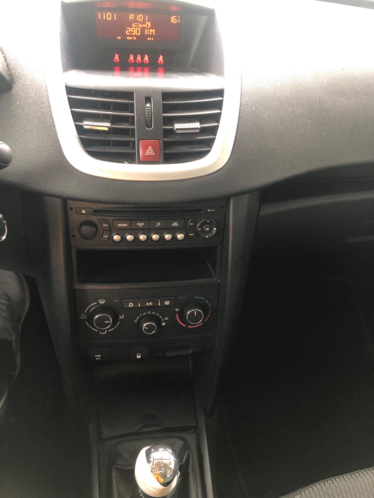 Peugeot 207 Benzina/GPL Neopatentati Soli 86000KM