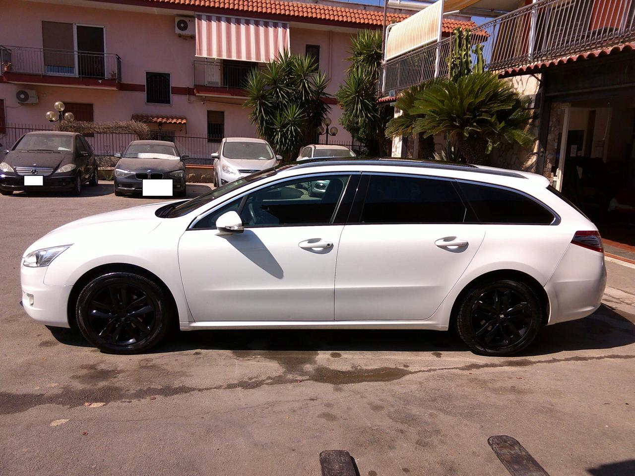 Peugeot 508 2.0 HDi 140CV SW Ciel Allure 12