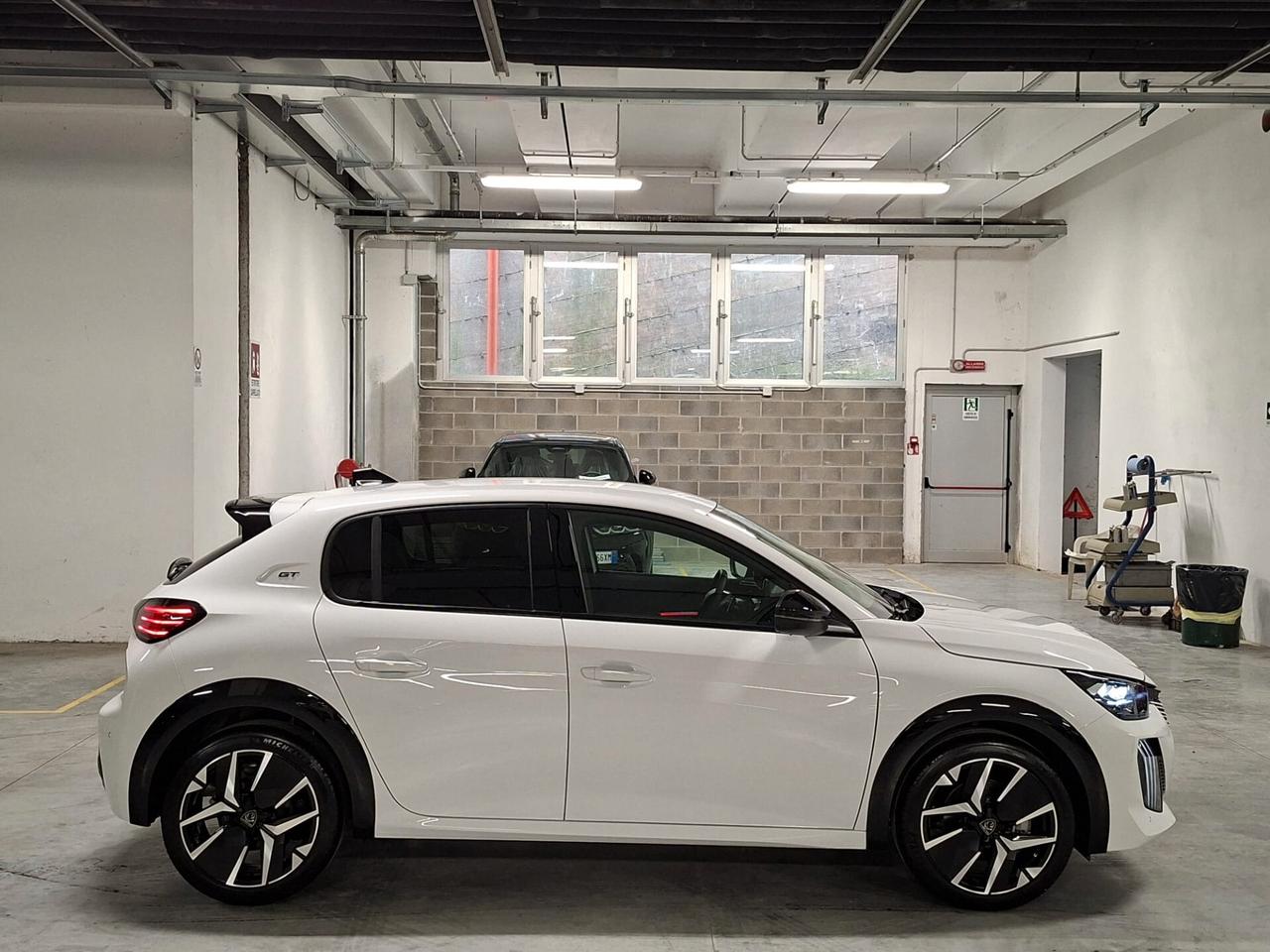 Peugeot 208 1200 mhev Hybrid 101CV GT e-DCS6 Km.0