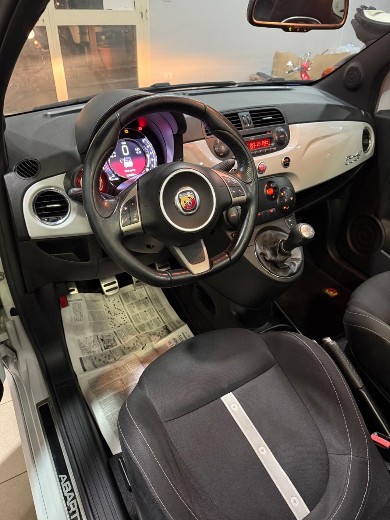 Abarth 500 C 1.4 Turbo T-Jet Custom