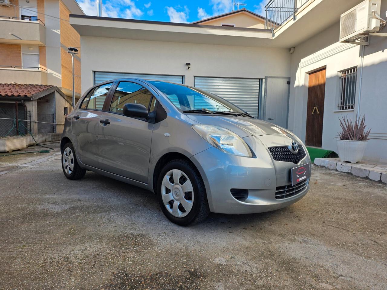 Toyota Yaris 1.0 Benzina 5 porte