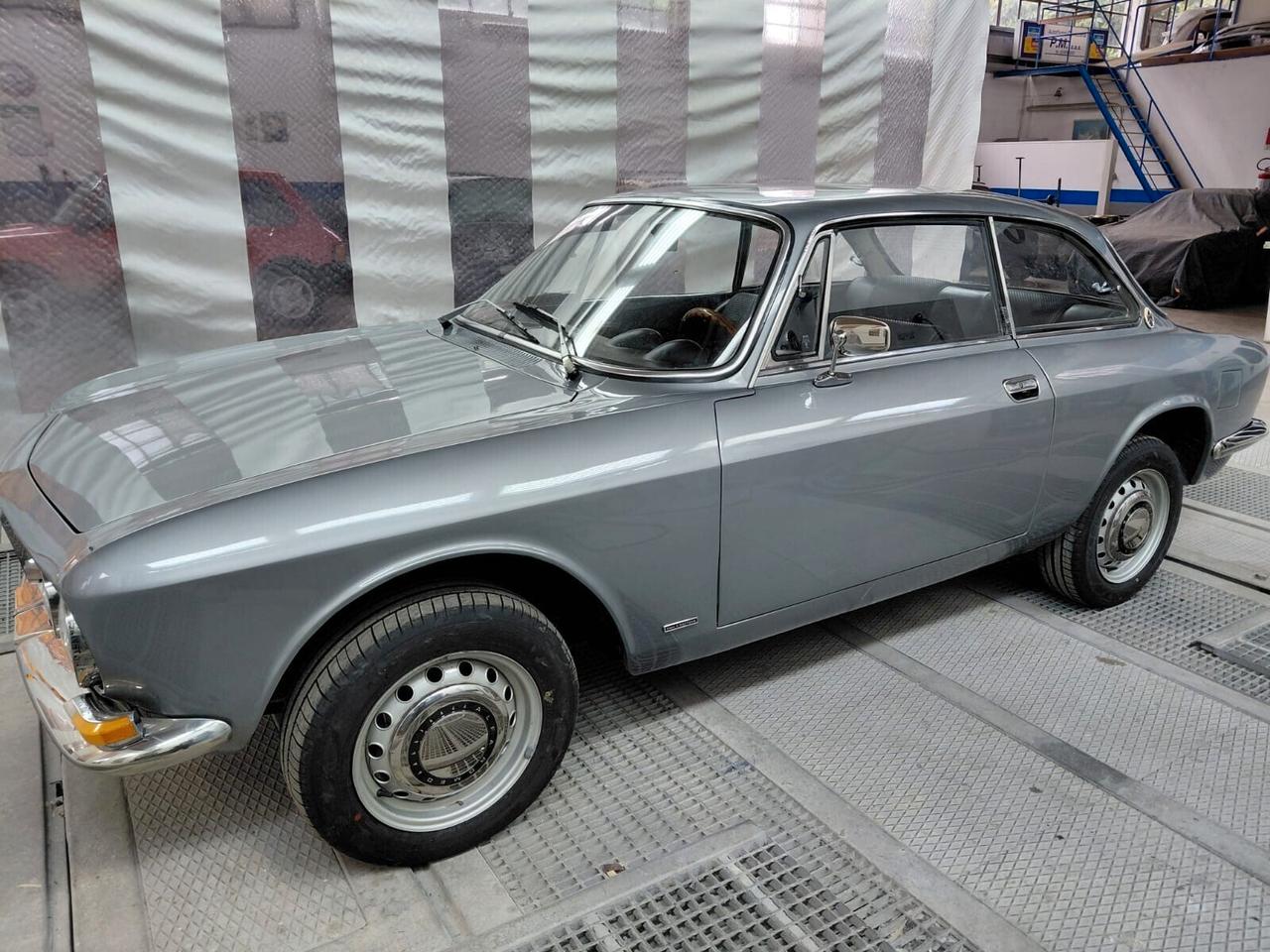 Alfa Romeo GT Veloce 1750 Quadrifoglio Oro 1° Serie del 1968
