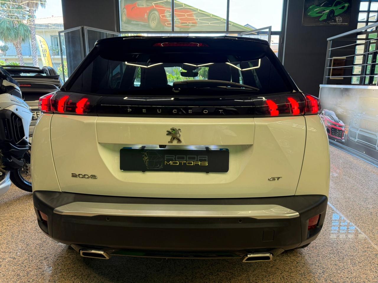 Peugeot 2008 PureTech 155 S&S EAT8 GT
