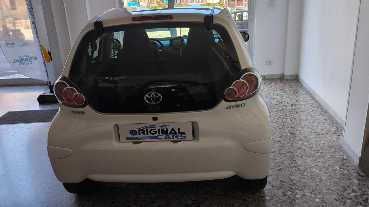 Toyota Aygo 1.0 12V VVT-i 5 porte Sol Connect