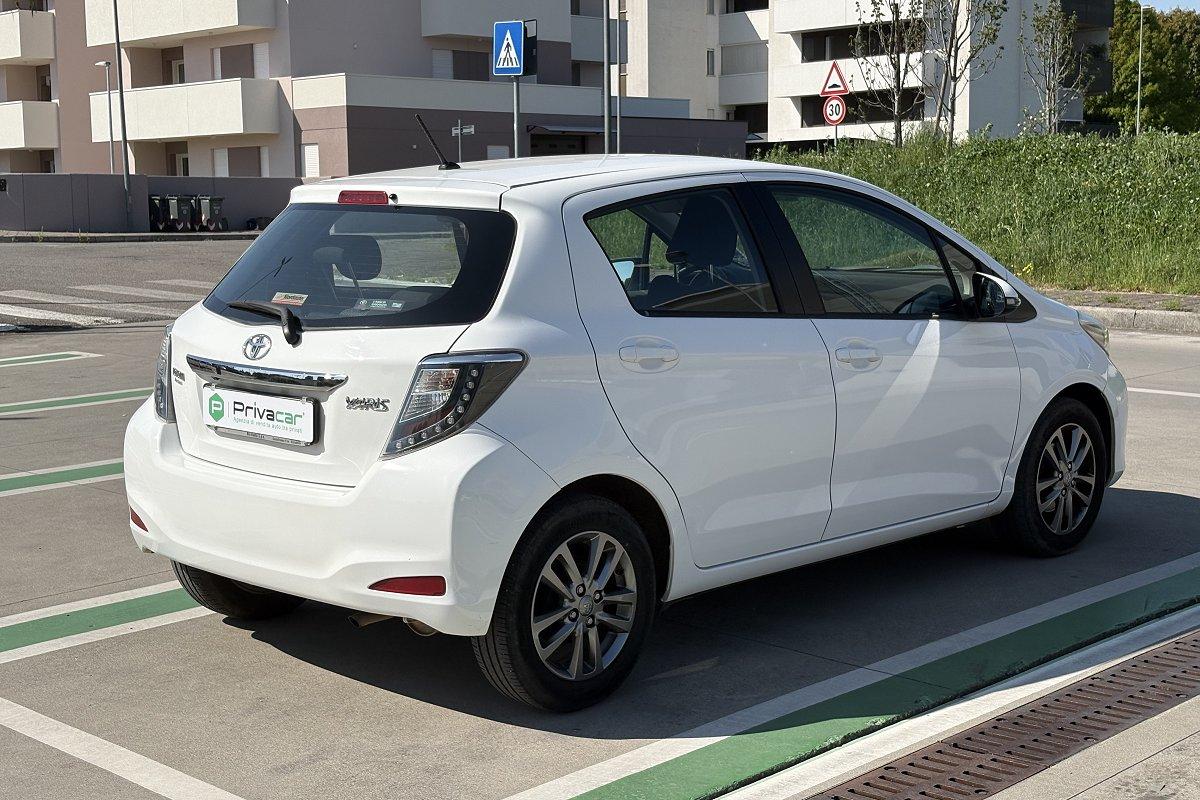 TOYOTA Yaris 1.0 5 porte Lounge