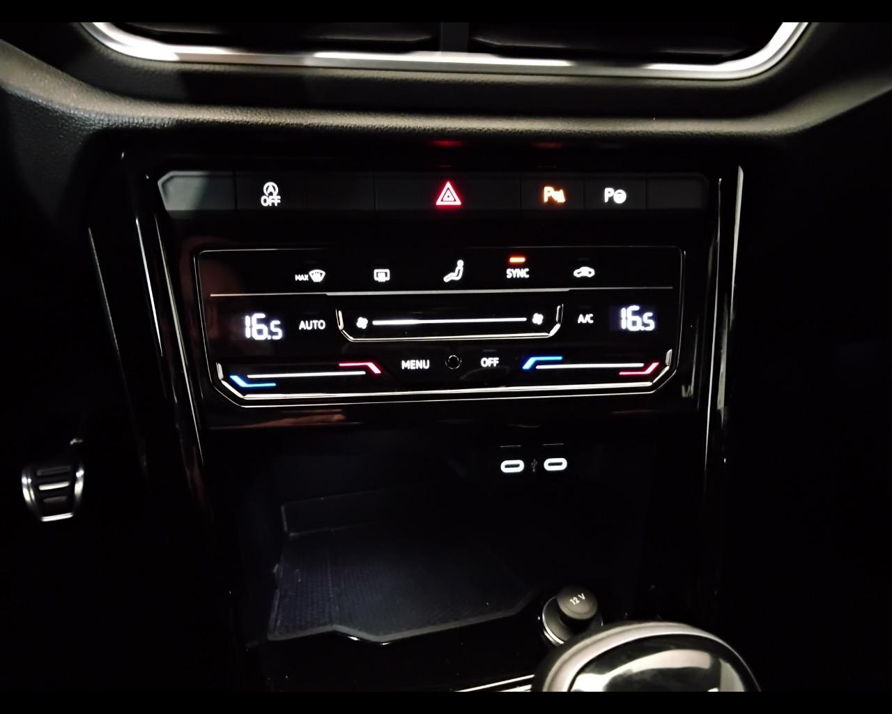 VOLKSWAGEN T-Roc 2022 - T-Roc 1.0 tsi R-Line 110cv