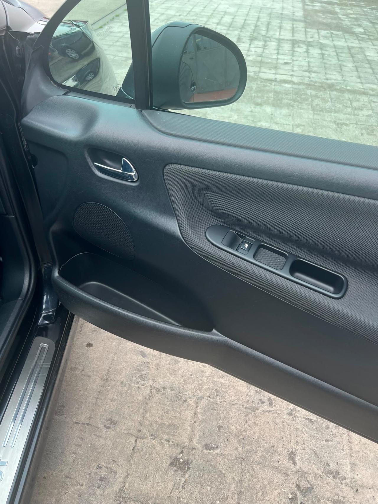 Peugeot 207 1.6 VTI CC ROLAND GARROS