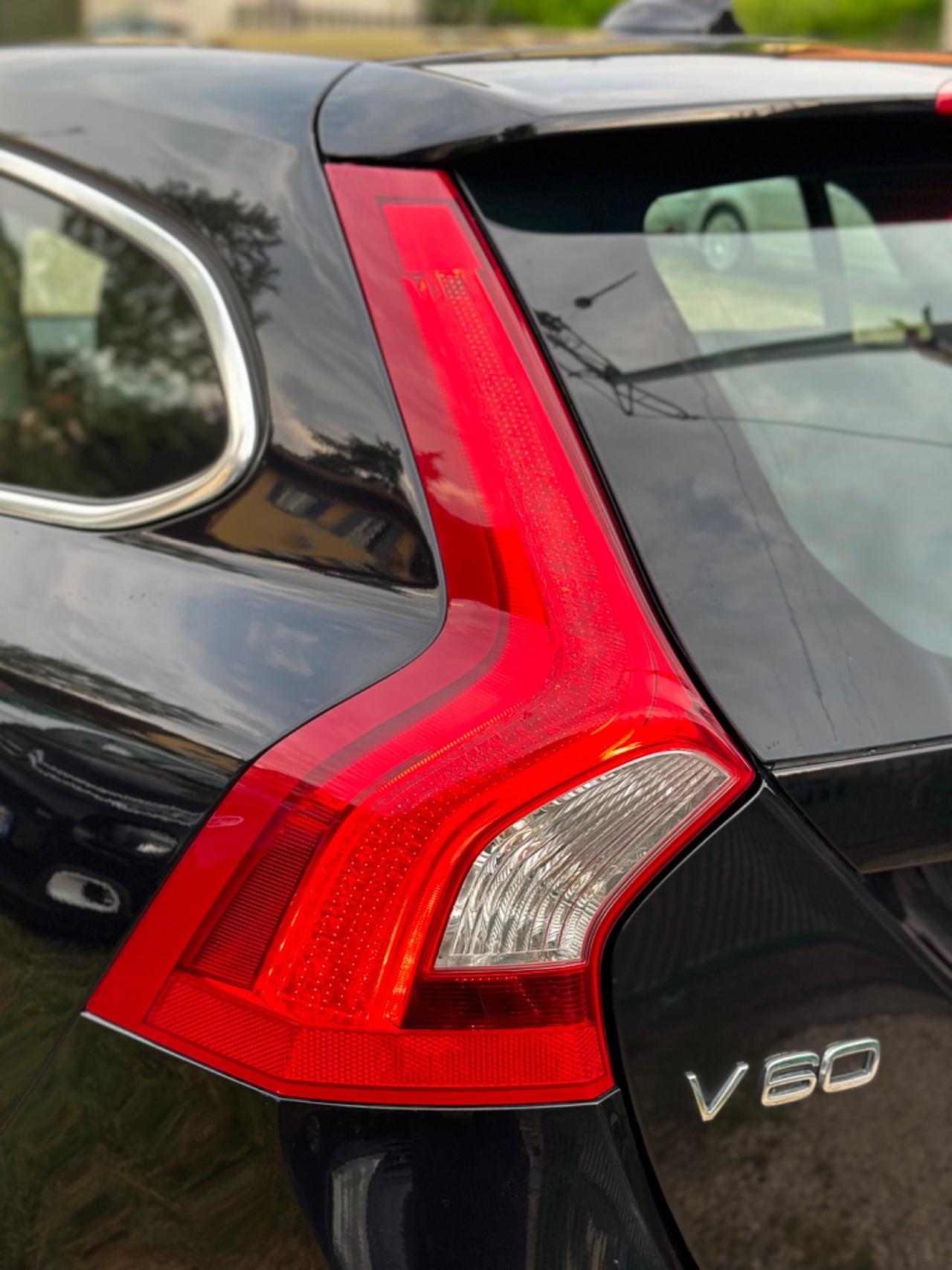 Volvo V60 D2 1.6 MOMENTUM KMCERT GARANZ UNICOPR