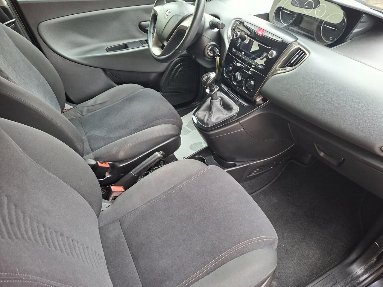 Lancia Ypsilon 1.2 Platinum *EURO 6B*