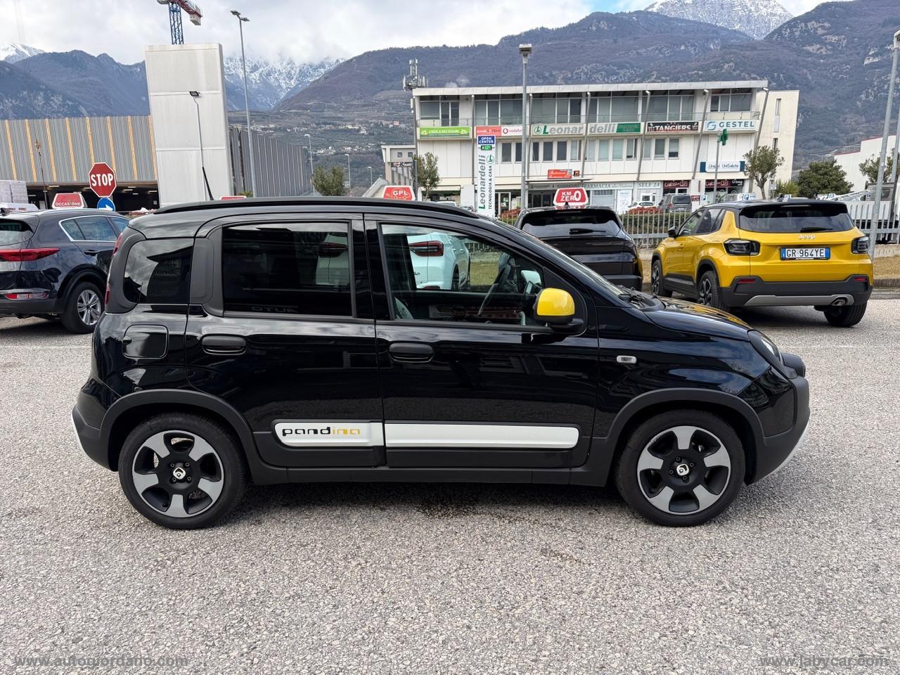 FIAT Panda 1.0 FireFly S&S Hybrid PACK CROSS