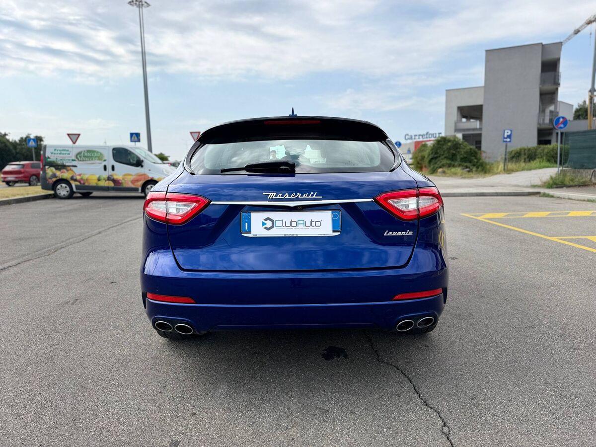Maserati Levante 3.0 V6 275cv auto