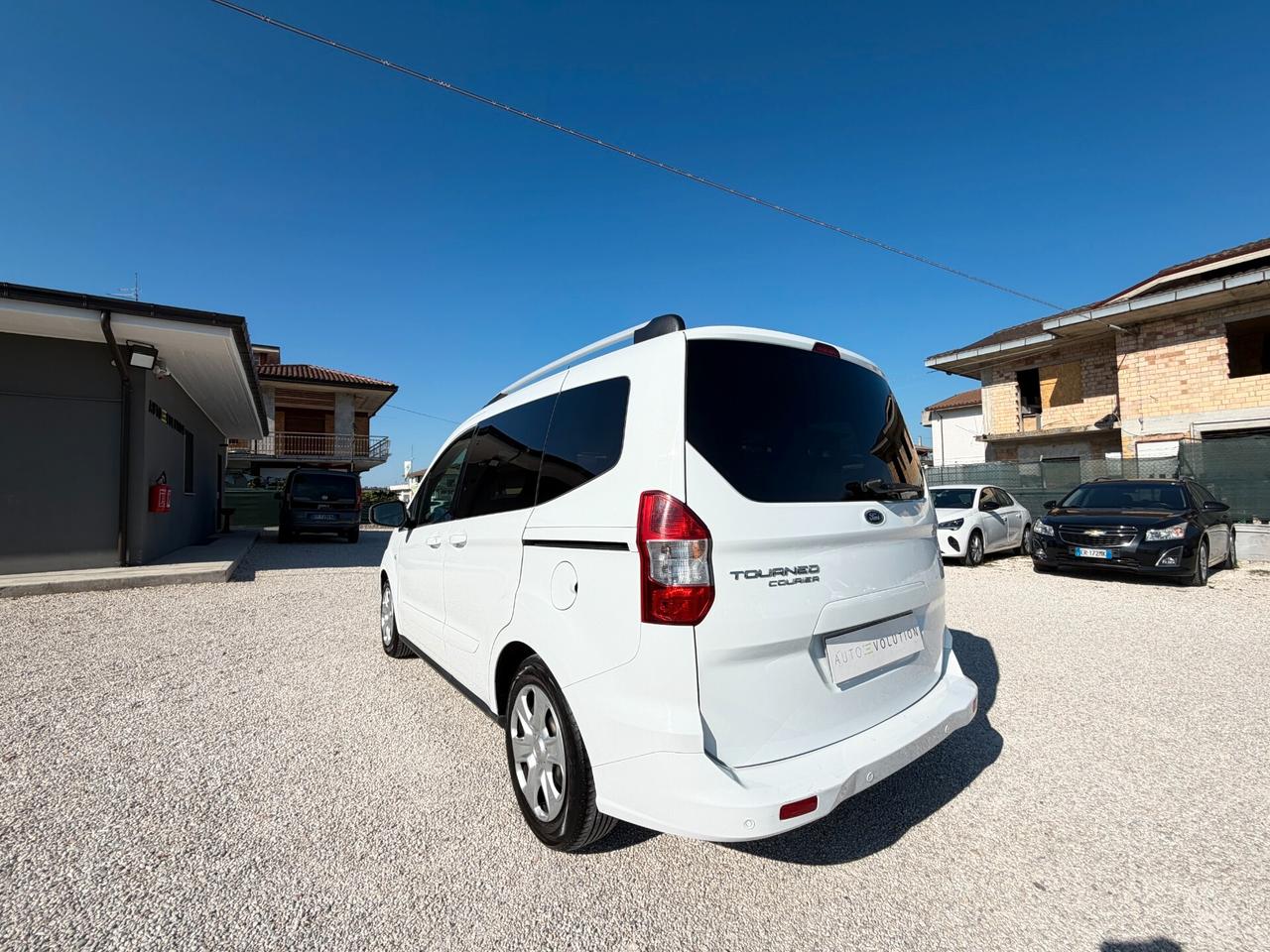 Ford Tourneo Courier 1.5 TDCI 95 cv 136.705 km unico proprietario autocarro