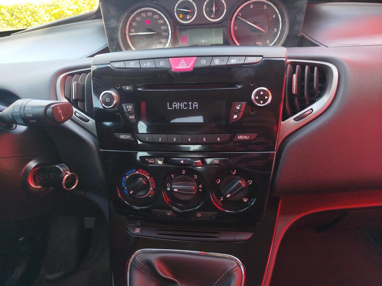 Lancia Ypsilon 1.3 DIESEL MULTIJET 95 CV PLATINUM