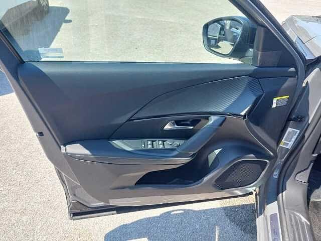 Peugeot 2008 motore elettrico 156CV GT KM0