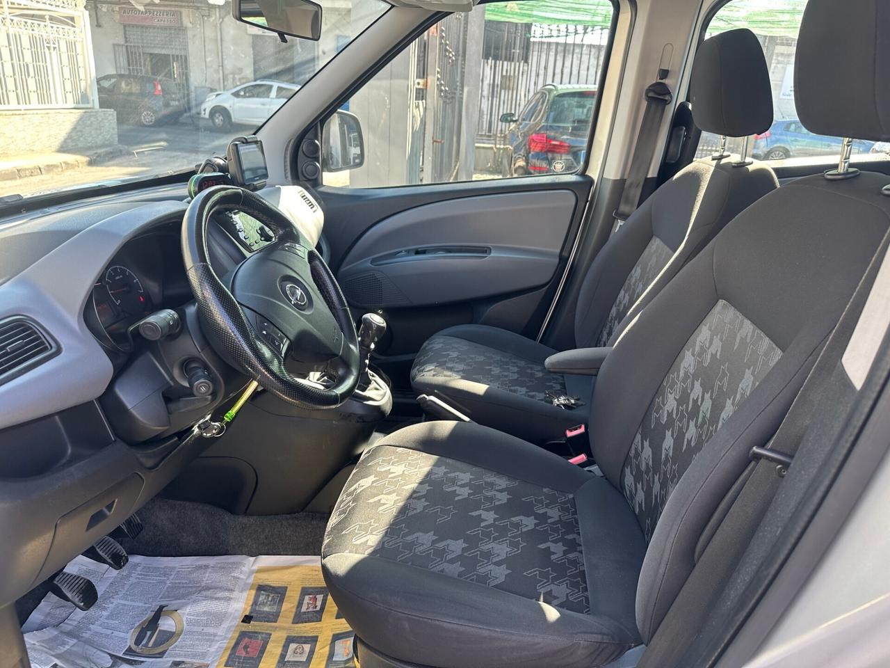Opel Combo Tour 1.6 Diesel 90 Cv 2014 Vettura 5 Po