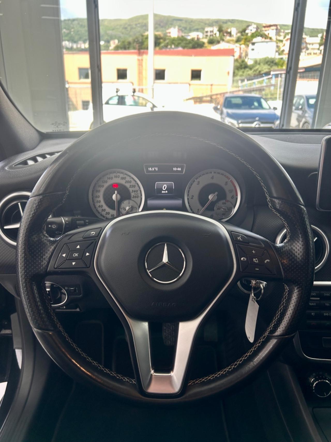 Mercedes classe A 180 d Sport DARK NIGHT finanziabile