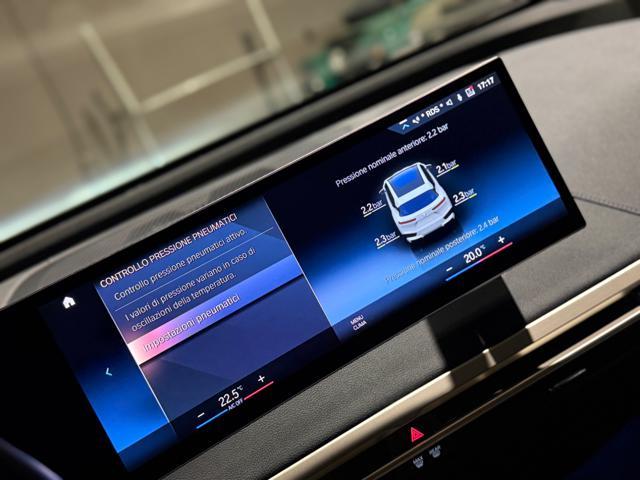 BMW iX xDrive40 Pacchetto Sportivo
