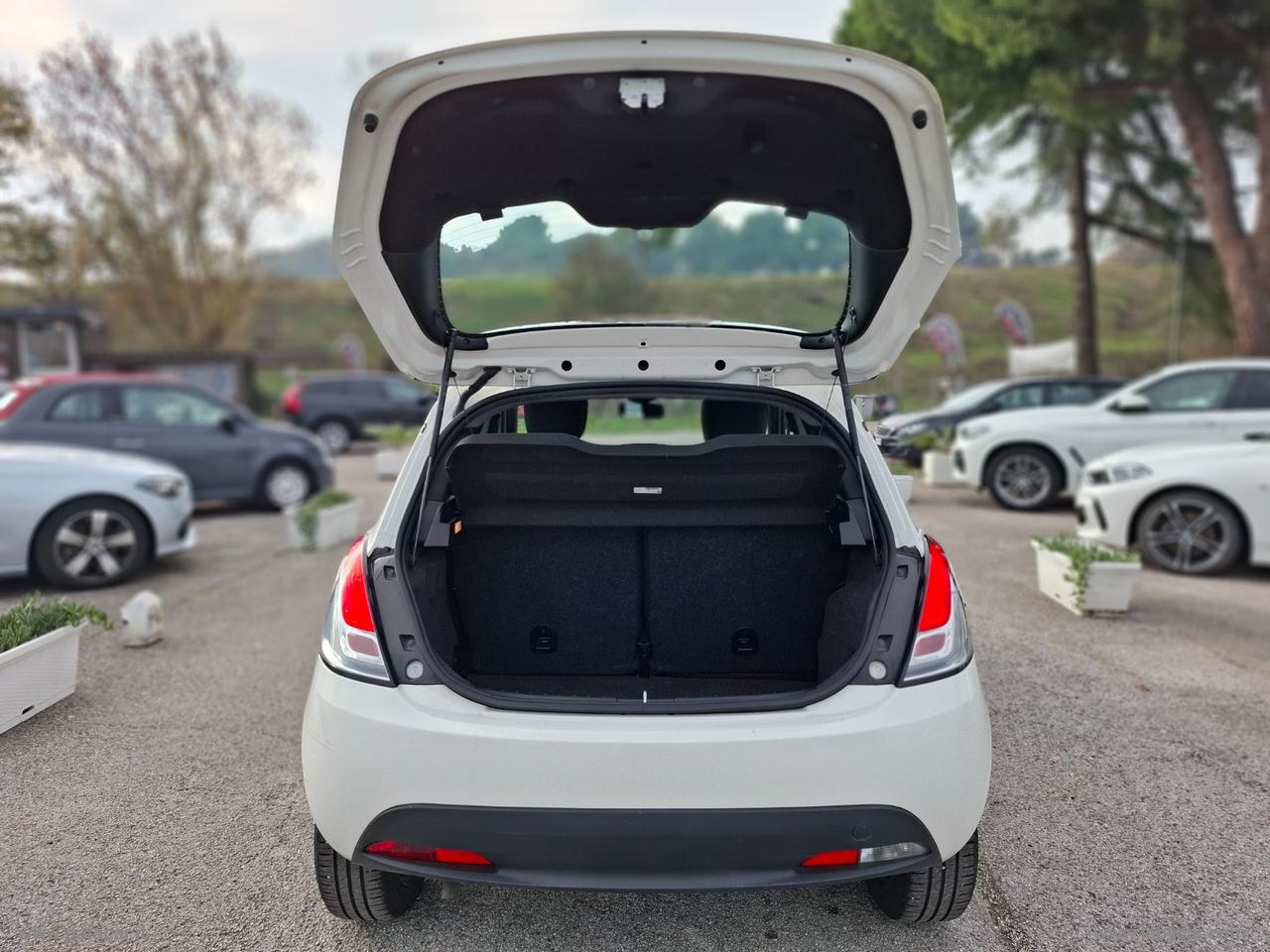 LANCIA Ypsilon 1.0 FireFly 5p.S&S Hybrid Silver