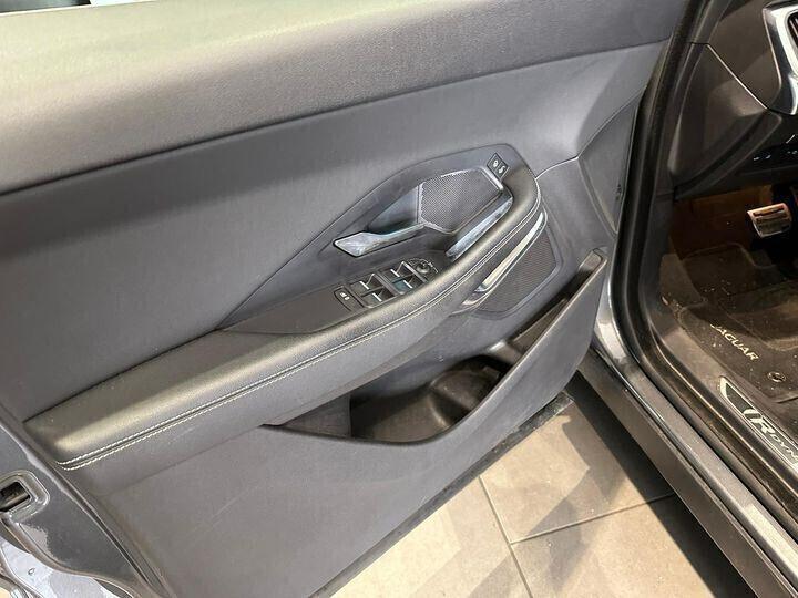 Jaguar E-Pace 2.0D 150 CV AWD R-Dynamic S garanzia